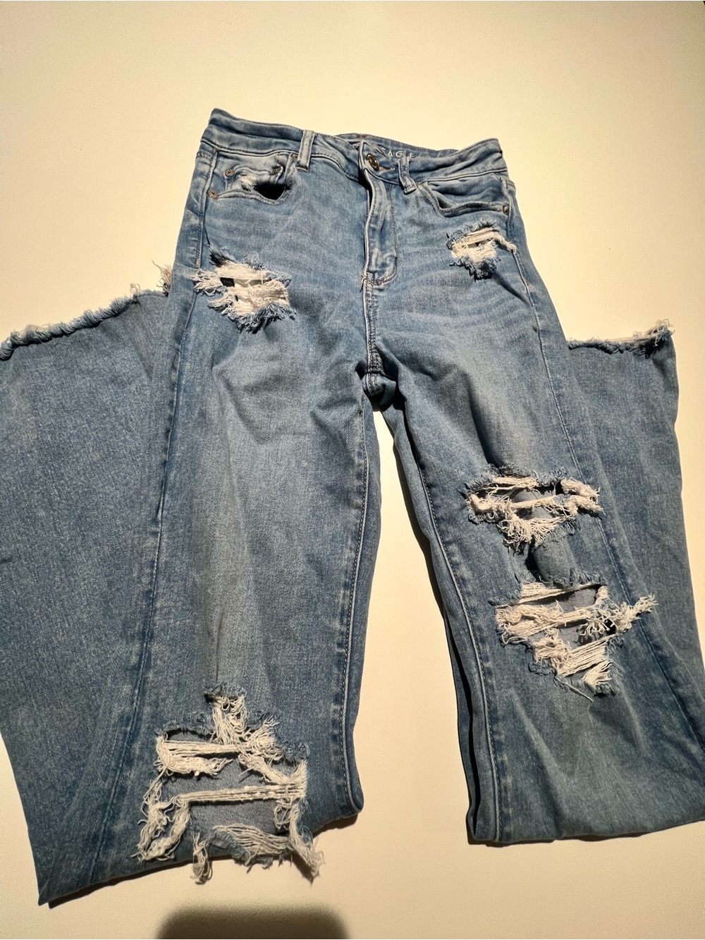 American Eagle Super High Rise Flare Jeans Size 4 Light Wash Distressed Ripped - Picture 6 of 7